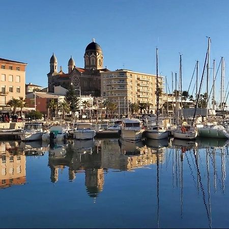 Studio 2 Neuf A 100M Des Plages Et De La Gare Saint-Raphaël Exterior foto